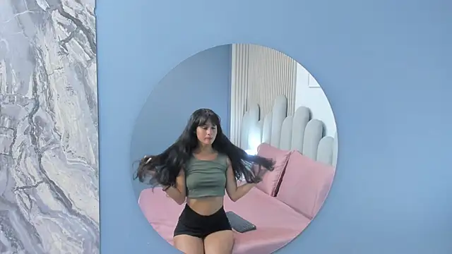 luly dreams online show from April 7, 2026, 11:12 am