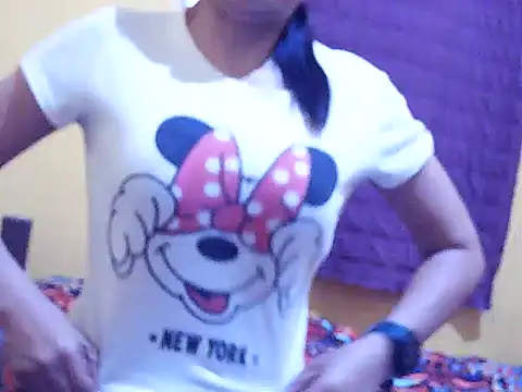 GentlePearl Palangga online show from November 12, 2025, 1:43 am