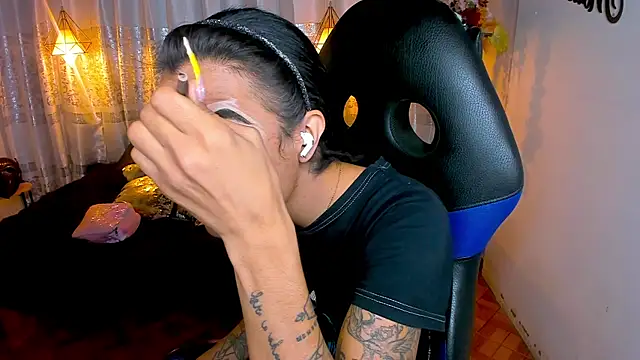 Snapshot of ZAMMIRA chatting on November 15, 2025, 10:58 pm ZAMMIRA online show from November 15, 2025, 10:58 pm