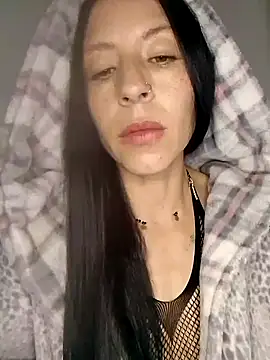 you yuyuu online show from October 19, 2025, 2:14 am