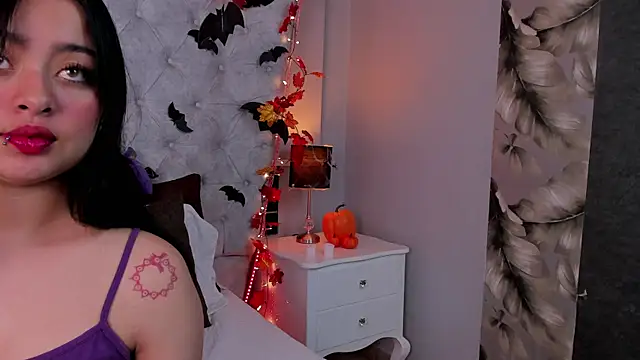 baby naomy online show from October 29, 2025, 2:27 pm