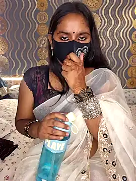 Snapshot of Sweet-Maddlina chatting on October 11, 2025, 6:03 am Sweet-Maddlina online show from October 11, 2025, 6:03 am