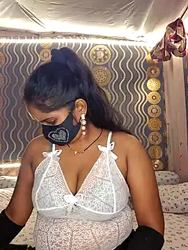 Snapshot of Sweet-Maddlina chatting on November 4, 2025, 11:47 am Sweet-Maddlina online show from November 4, 2025, 11:47 am