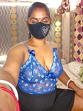 Snapshot of Sweet-Maddlina chatting on November 10, 2025, 5:56 am Sweet-Maddlina online show from November 10, 2025, 5:56 am