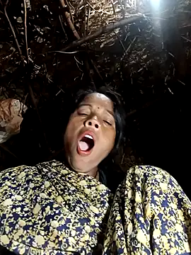 Cutsedi3 online show from October 13, 2025, 7:59 pm