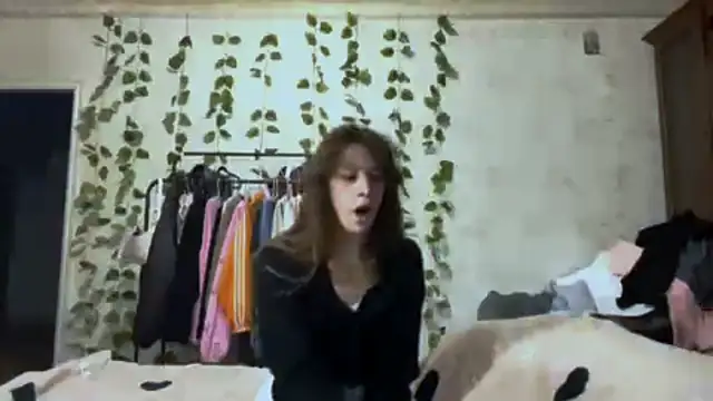 WildPeachh online show from November 26, 2025, 9:04 pm