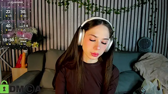 Lana Stones online show from November 13, 2025, 12:36 am