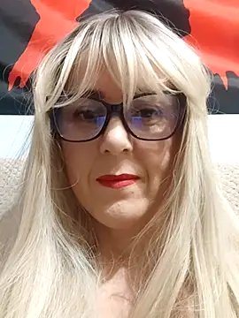 Amelialove42 online show from November 19, 2025, 6:30 pm