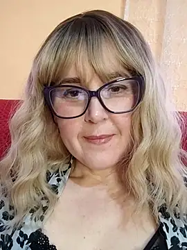 Snapshot of Amelialove42 chatting on May 5, 2026, 3:26 pm Amelialove42 online show from May 5, 2026, 3:26 pm