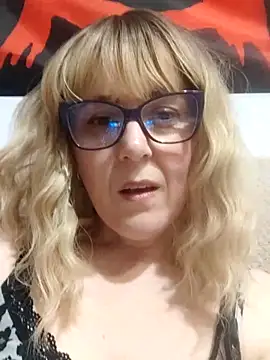 Snapshot of Amelialove42 chatting on April 29, 2026, 6:25 pm Amelialove42 online show from April 29, 2026, 6:25 pm