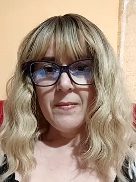 Snapshot of Amelialove42 chatting on May 31, 2026, 5:51 pm Amelialove42 online show from May 31, 2026, 5:51 pm