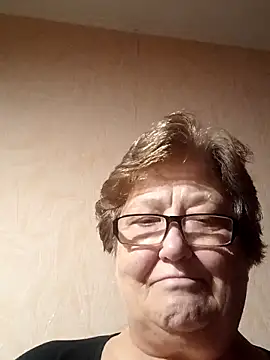 Katherine735 online show from October 19, 2025, 3:04 pm