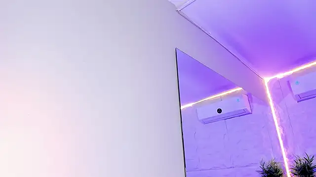 HasleyCarter online show from December 15, 2025, 10:48 pm