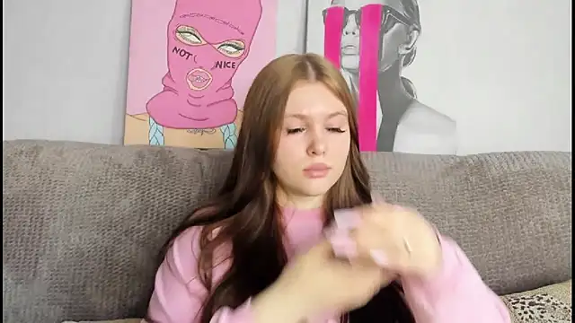 Musegirl online show from November 16, 2025, 8:41 am