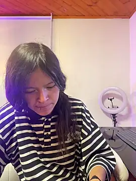 Ninfa pink online show from November 20, 2025, 9:58 pm