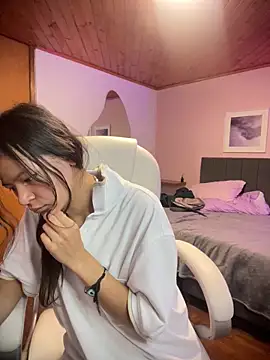 Ninfa pink online show from December 22, 2025, 5:46 pm