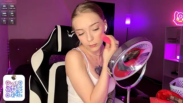 Snapshot of EvaPeace chatting on February 16, 2026, 8:18 pm EvaPeace online show from February 16, 2026, 8:18 pm