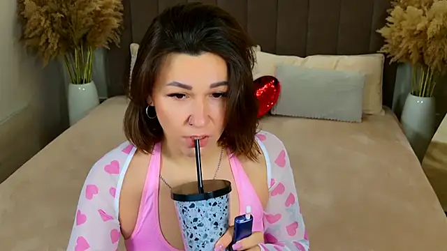 EdenSolis online show from January 9, 2026, 10:55 am