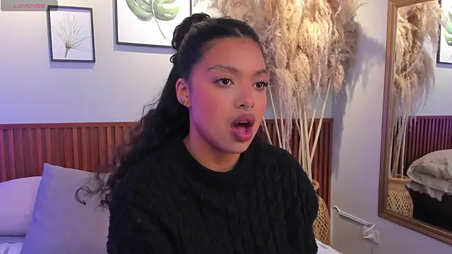 Snapshot of MIAHIVANOV chatting on November 10, 2025, 12:32 pm MIAHIVANOV online show from November 10, 2025, 12:32 pm