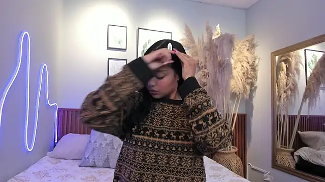 Snapshot of MIAHIVANOV chatting on November 5, 2025, 12:52 pm MIAHIVANOV online show from November 5, 2025, 12:52 pm