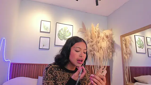 Snapshot of MIAHIVANOV chatting on November 13, 2025, 12:09 pm MIAHIVANOV online show from November 13, 2025, 12:09 pm