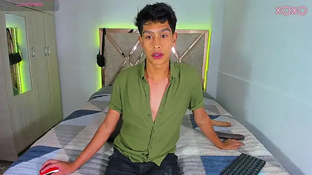 Jacovo2002 online show from October 9, 2025, 9:37 pm