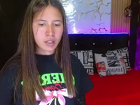 tinibunny online show from October 10, 2025, 7:58 pm