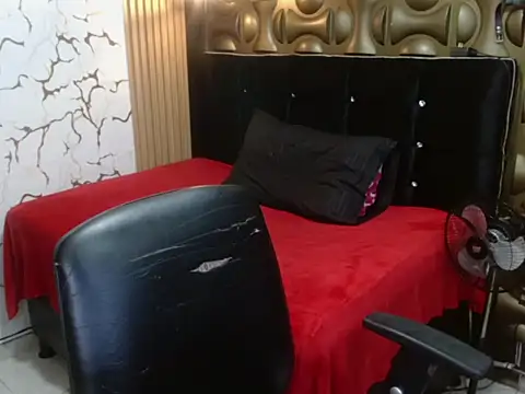 tinibunny online show from November 16, 2025, 7:40 pm