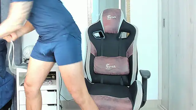 Snapshot of Ken_mailik1 chatting on November 6, 2025, 10:14 pm Ken mailik1 online show from November 6, 2025, 10:14 pm