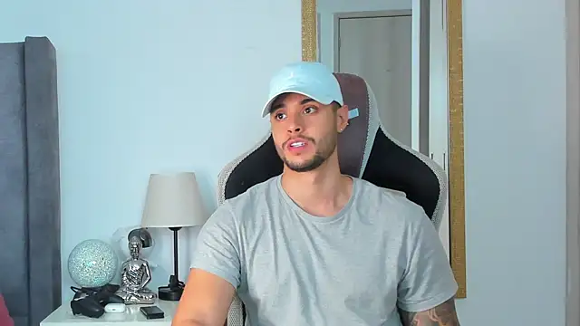 Snapshot of Ken_mailik1 chatting on November 12, 2025, 6:06 am Ken mailik1 online show from November 12, 2025, 6:06 am