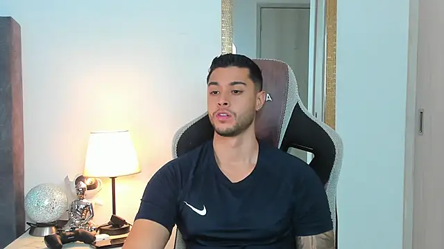 Snapshot of Ken_mailik1 chatting on November 21, 2025, 3:05 am Ken mailik1 online show from November 21, 2025, 3:05 am