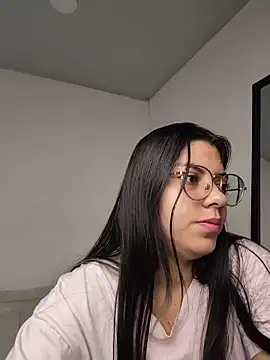 Snapshot of harper_ks chatting on May 22, 2026, 2:09 am harper ks online show from May 22, 2026, 2:09 am