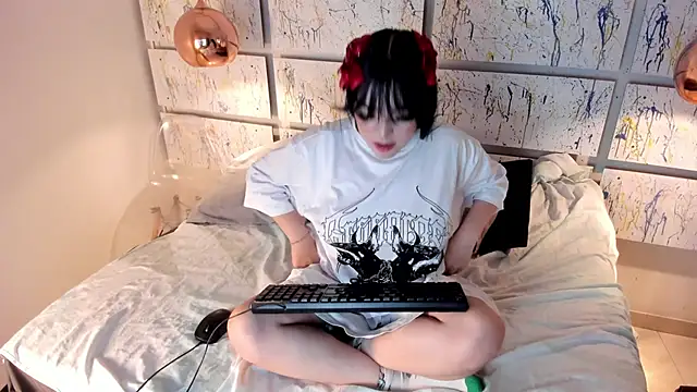 bubble  angel   online show from October 27, 2025, 11:22 am