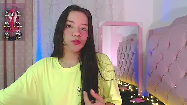 Snapshot of beauty_lana18 chatting on November 5, 2025, 10:02 pm beauty lana18 online show from November 5, 2025, 10:02 pm