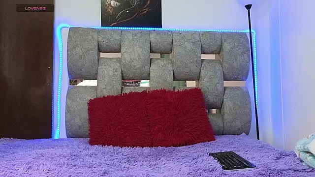 alix kitty online show from January 18, 2026, 8:45 pm