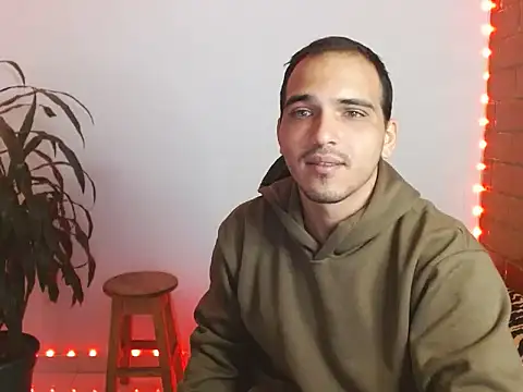 Maax3023 online show from October 13, 2025, 1:12 pm