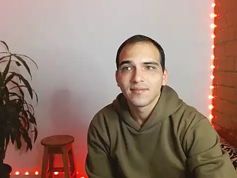 Maax3023 online show from October 16, 2025, 12:57 pm