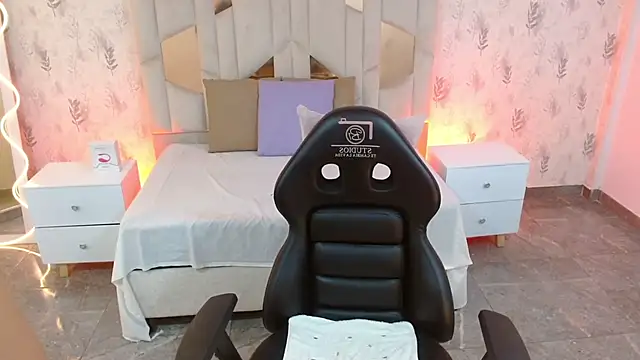 Snapshot of MARIANA_TAY1 chatting on October 30, 2025, 3:05 am MARIANA TAY1 online show from October 30, 2025, 3:05 am