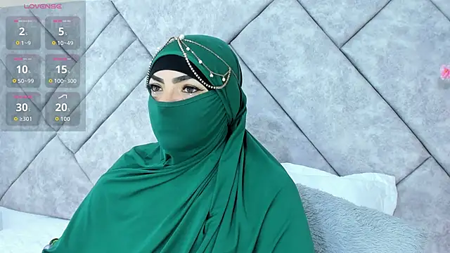  naylaa  online show from April 12, 2026, 2:59 am