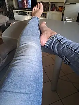 Michelle77 2024 online show from November 8, 2025, 2:09 pm