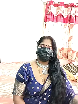 tamil-aunt online show from October 22, 2025, 5:51 am