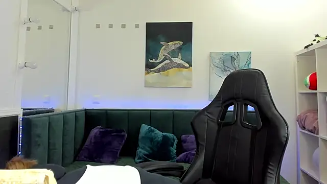 Melissa new22 online show from November 2, 2025, 11:54 pm