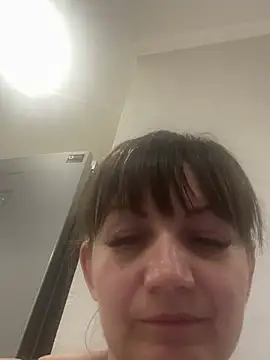 Snapshot of Butterfly8385 chatting on May 24, 2026, 10:31 pm Butterfly8385 online show from May 24, 2026, 10:31 pm