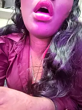 Snapshot of Lovely_Payal chatting on February 7, 2026, 8:11 am Lovely Payal online show from February 7, 2026, 8:11 am