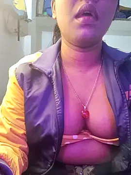 Snapshot of Lovely_Payal chatting on February 18, 2026, 3:37 am Lovely Payal online show from February 18, 2026, 3:37 am