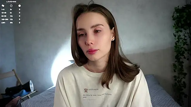 Snapshot of MonetLeitman chatting on May 29, 2026, 1:33 am MonetLeitman online show from May 29, 2026, 1:33 am
