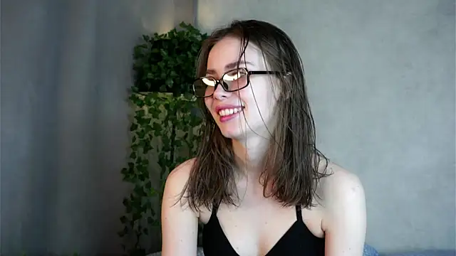 Snapshot of MonetLeitman chatting on April 25, 2026, 1:19 am MonetLeitman online show from April 25, 2026, 1:19 am