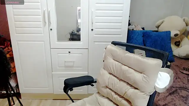 BellaMistressJhax online show from February 19, 2026, 6:05 pm