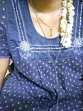 Snapshot of tamil_kanaka chatting on May 4, 2026, 11:35 am tamil kanaka online show from May 4, 2026, 11:35 am