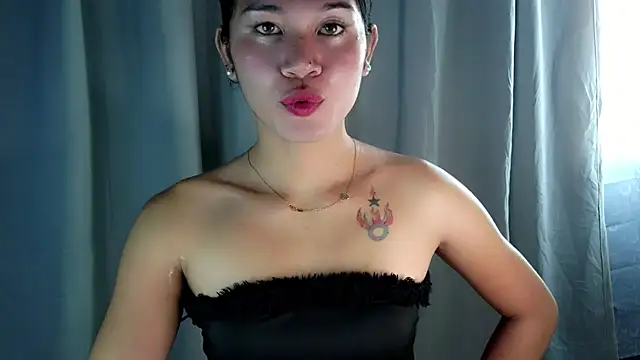 Sephine 2121 online show from October 13, 2025, 2:46 am